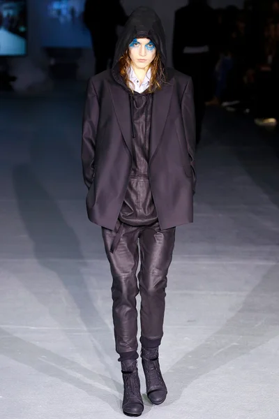 Look 26